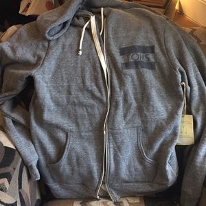 Toms sweatshirt